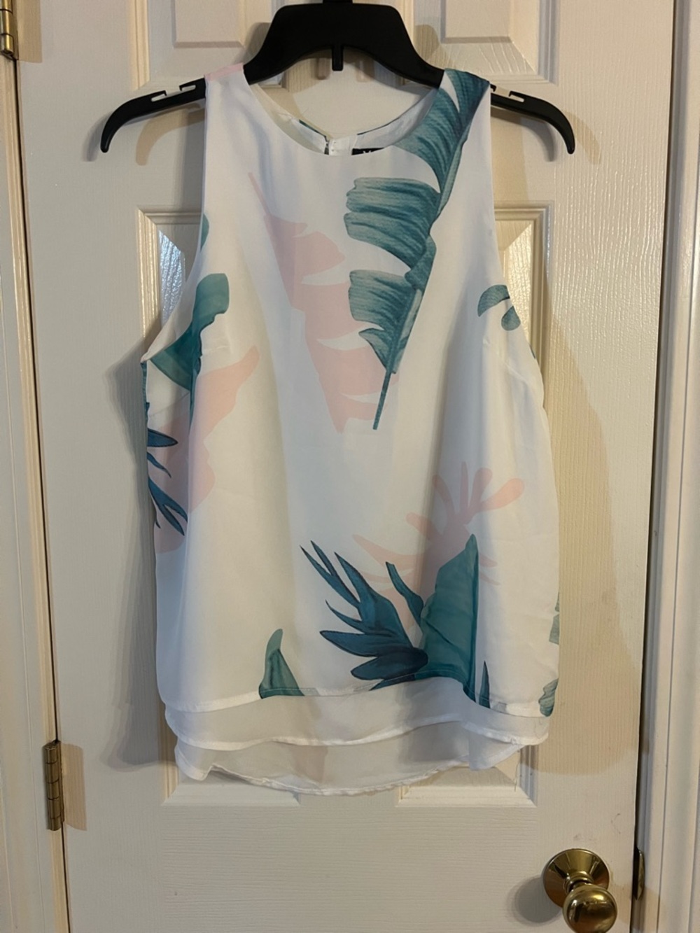YOINS White Tropical Print Sleeveless Camisole with Teal and Blush Leaves